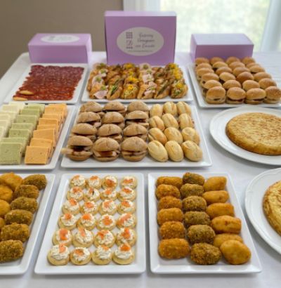imagen con alimentos alejados y bandejas