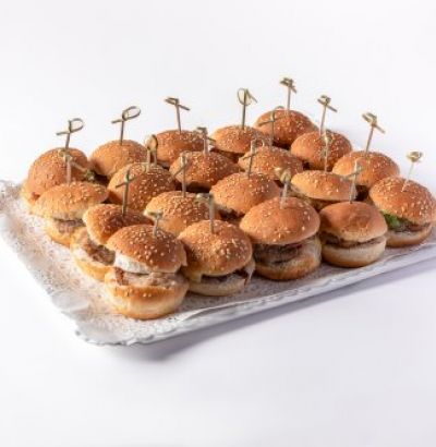 Bandeja de Mini hamburguesas variadas Bandeja de Mini hamburguesas variadas